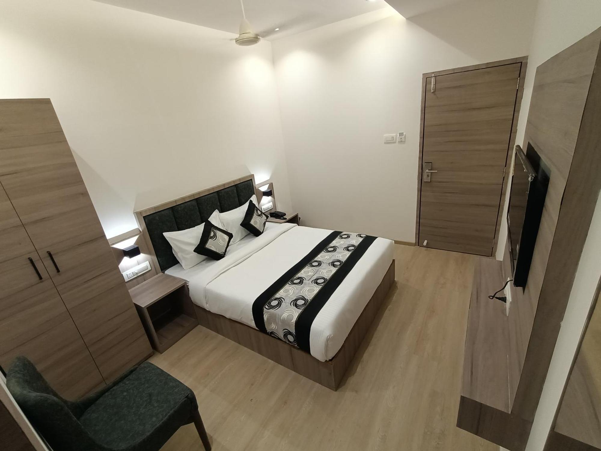 Hotel Beverly Palace Santacruz - Near Bkc - Mumbai Airport T1 Eksteriør billede