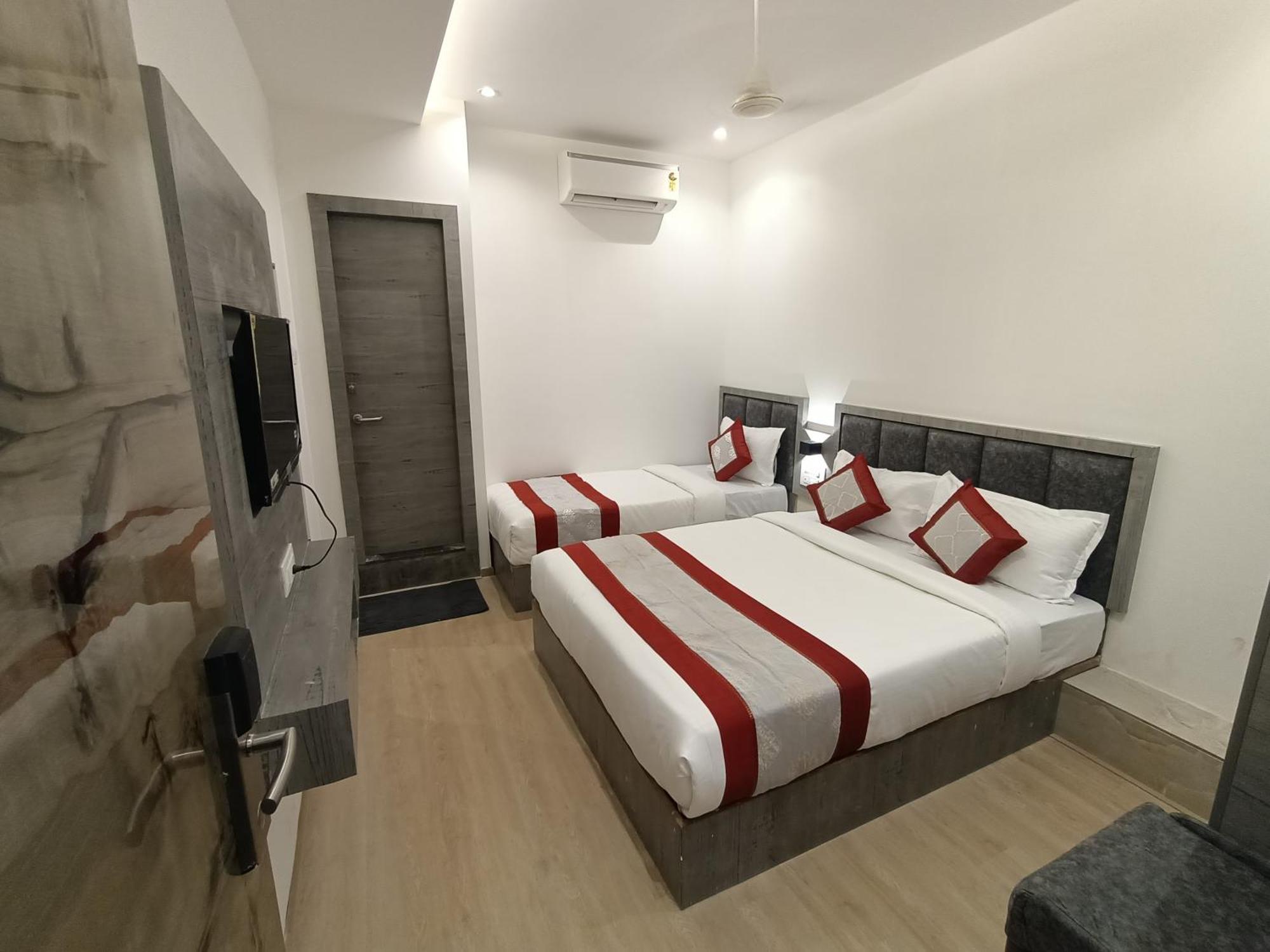 Hotel Beverly Palace Santacruz - Near Bkc - Mumbai Airport T1 Eksteriør billede