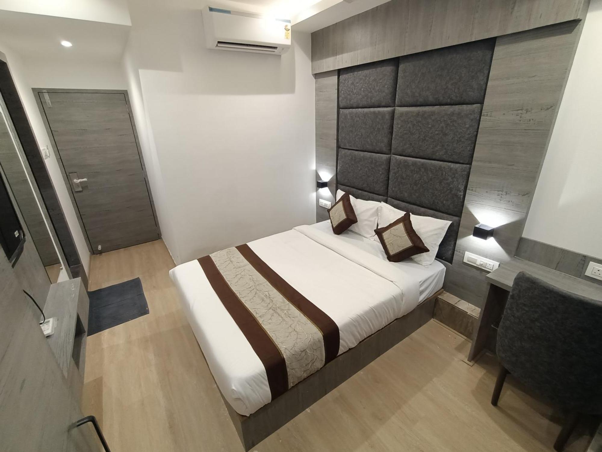 Hotel Beverly Palace Santacruz - Near Bkc - Mumbai Airport T1 Eksteriør billede