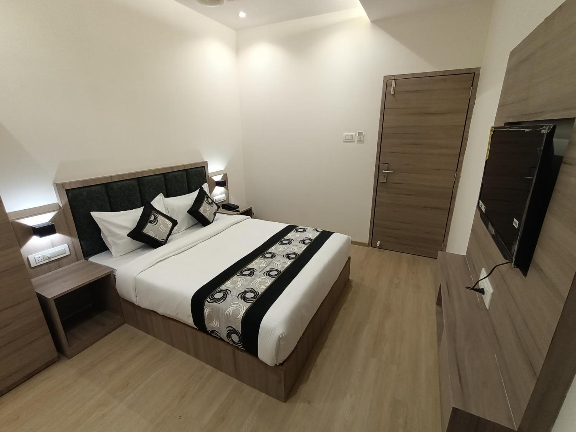Hotel Beverly Palace Santacruz - Near Bkc - Mumbai Airport T1 Eksteriør billede