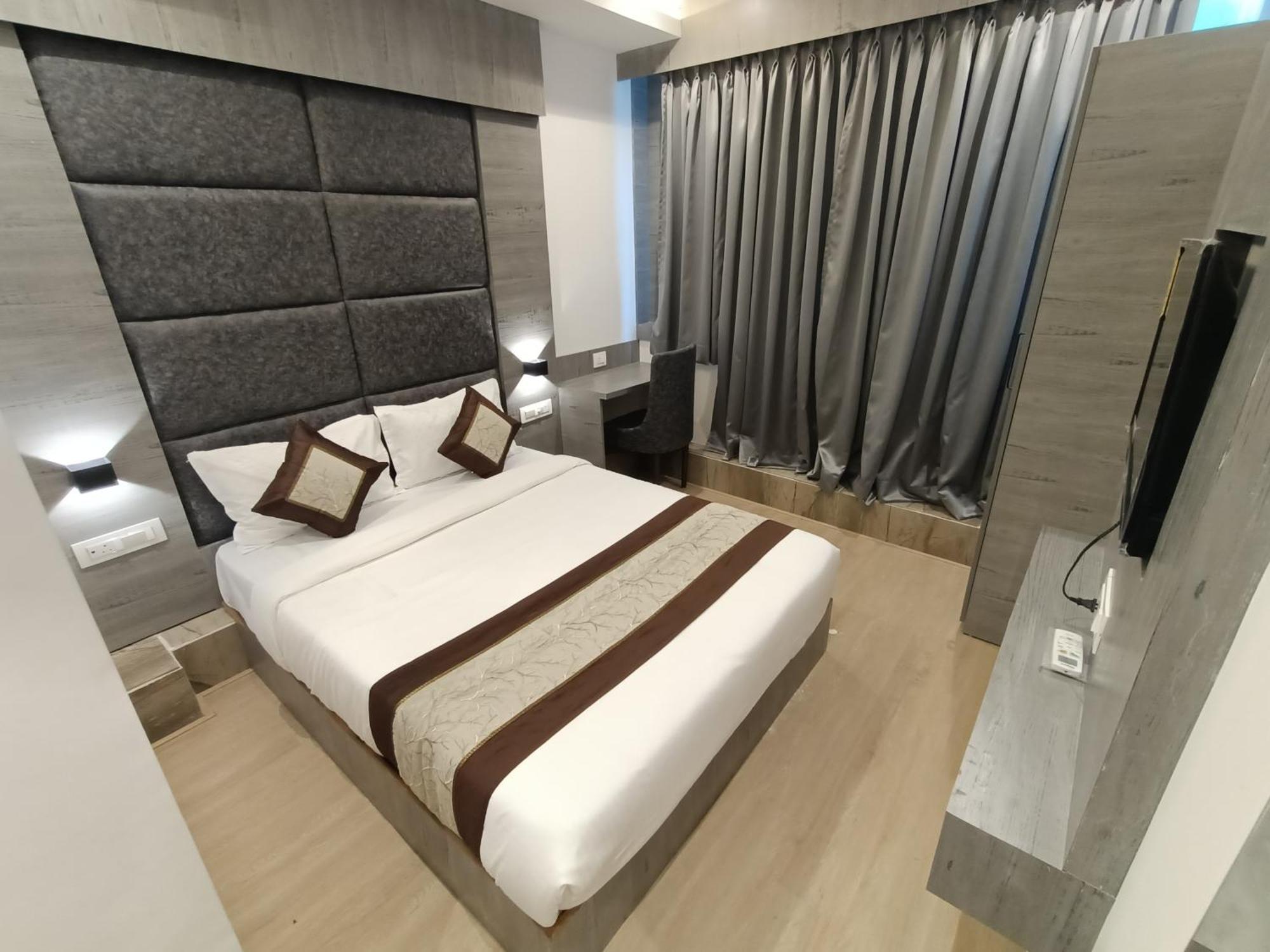 Hotel Beverly Palace Santacruz - Near Bkc - Mumbai Airport T1 Eksteriør billede