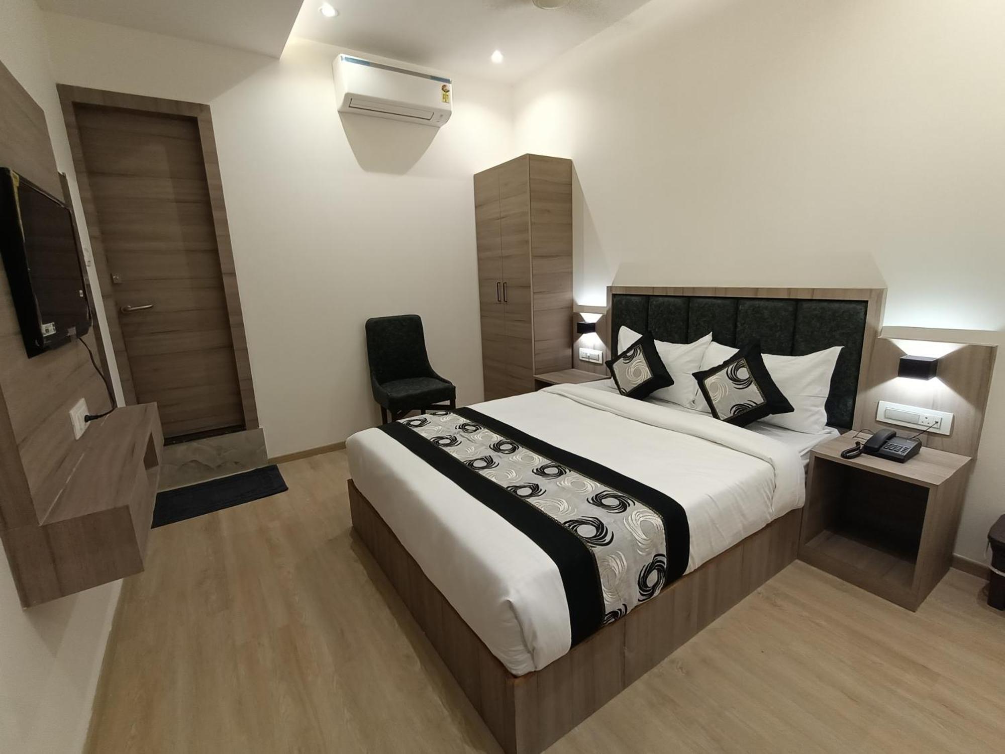 Hotel Beverly Palace Santacruz - Near Bkc - Mumbai Airport T1 Eksteriør billede
