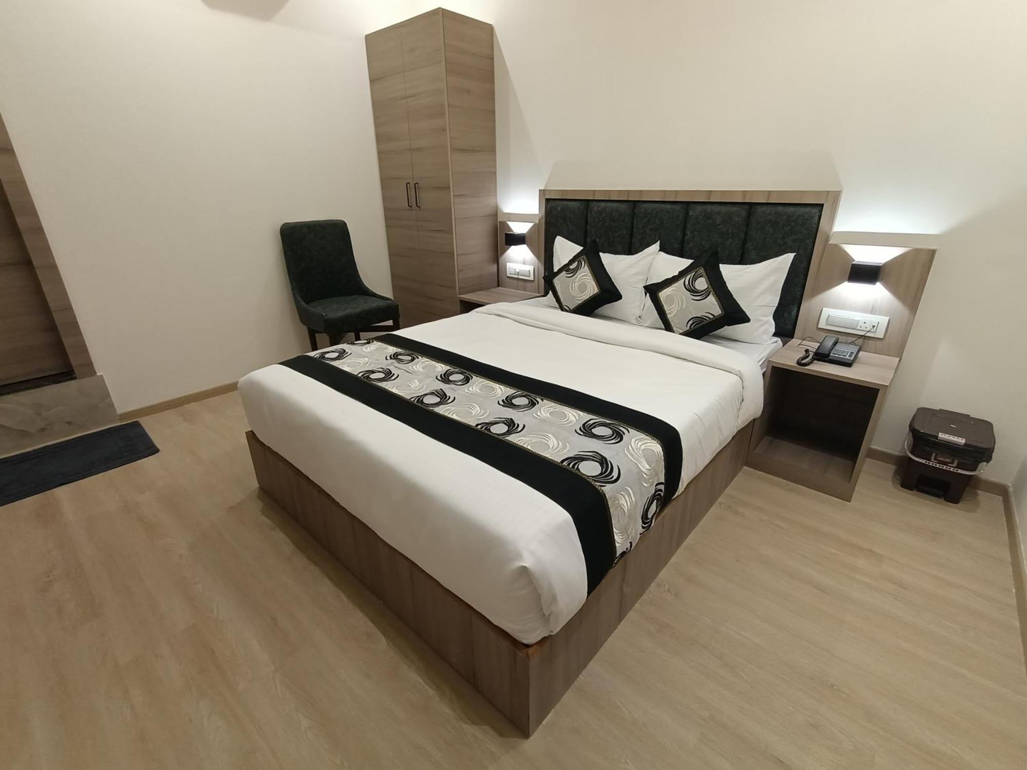 Hotel Beverly Palace Santacruz - Near Bkc - Mumbai Airport T1 Eksteriør billede