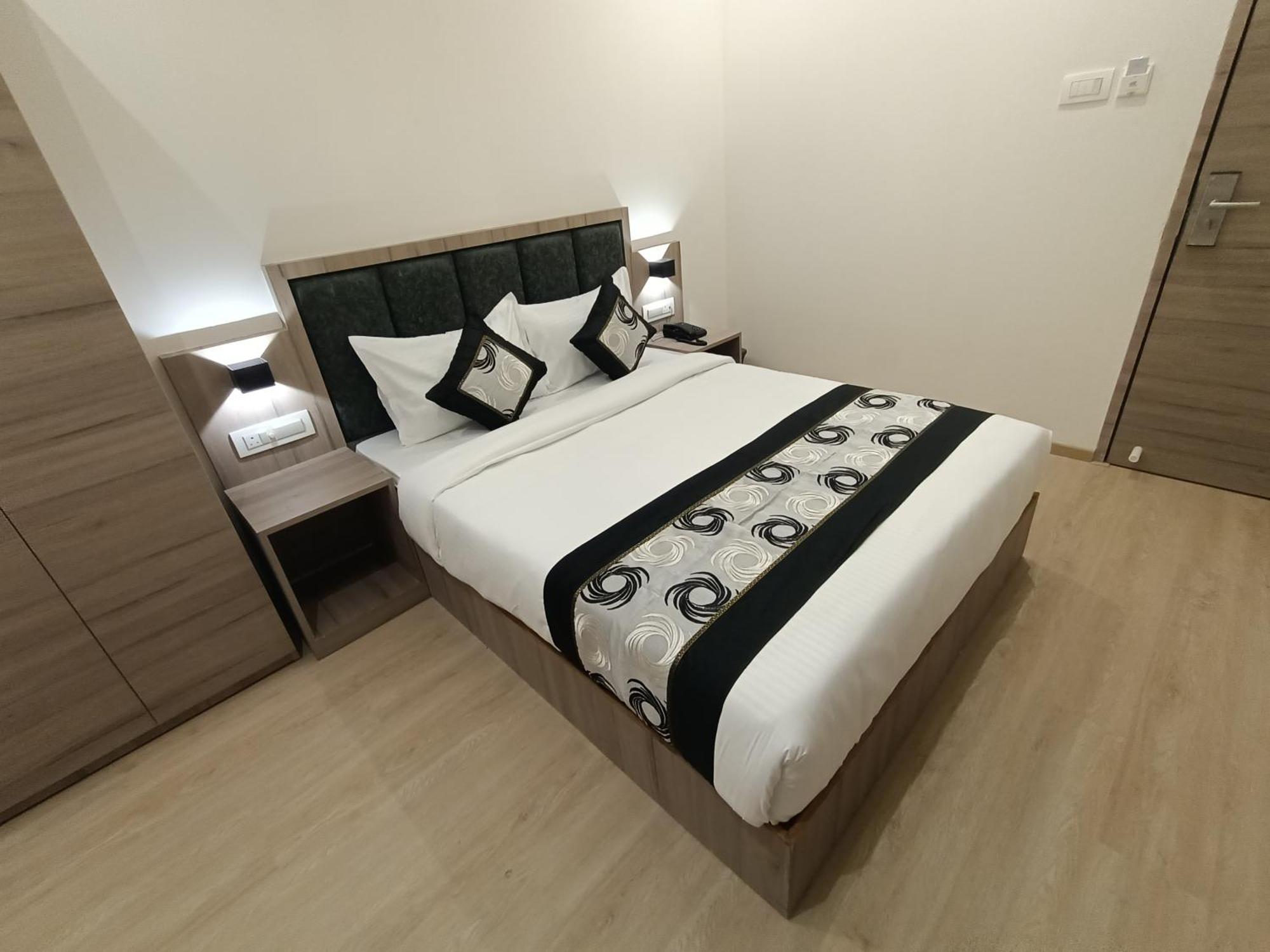 Hotel Beverly Palace Santacruz - Near Bkc - Mumbai Airport T1 Eksteriør billede