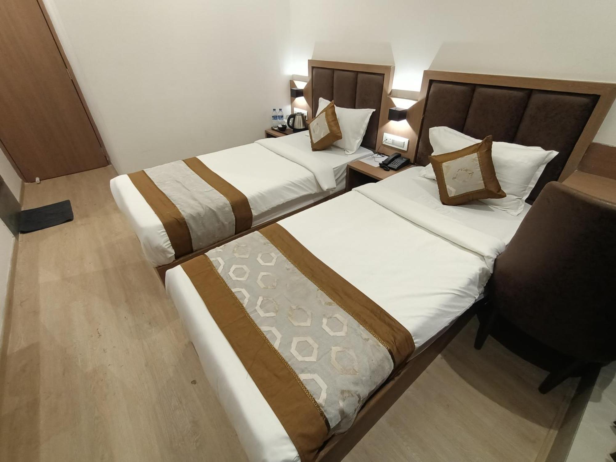 Hotel Beverly Palace Santacruz - Near Bkc - Mumbai Airport T1 Eksteriør billede