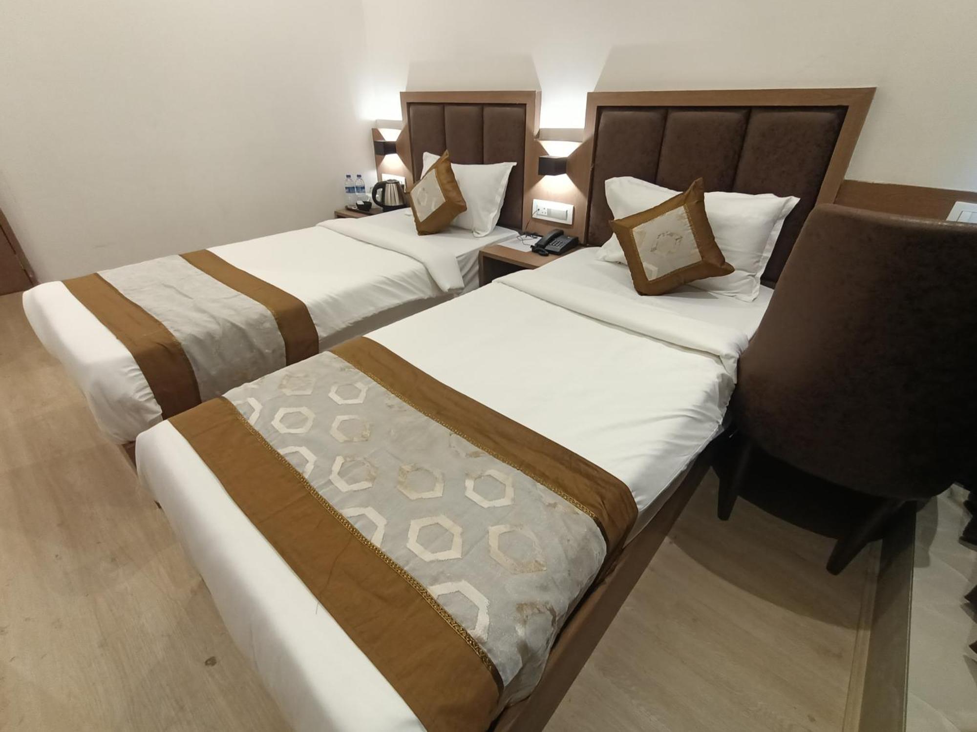 Hotel Beverly Palace Santacruz - Near Bkc - Mumbai Airport T1 Eksteriør billede