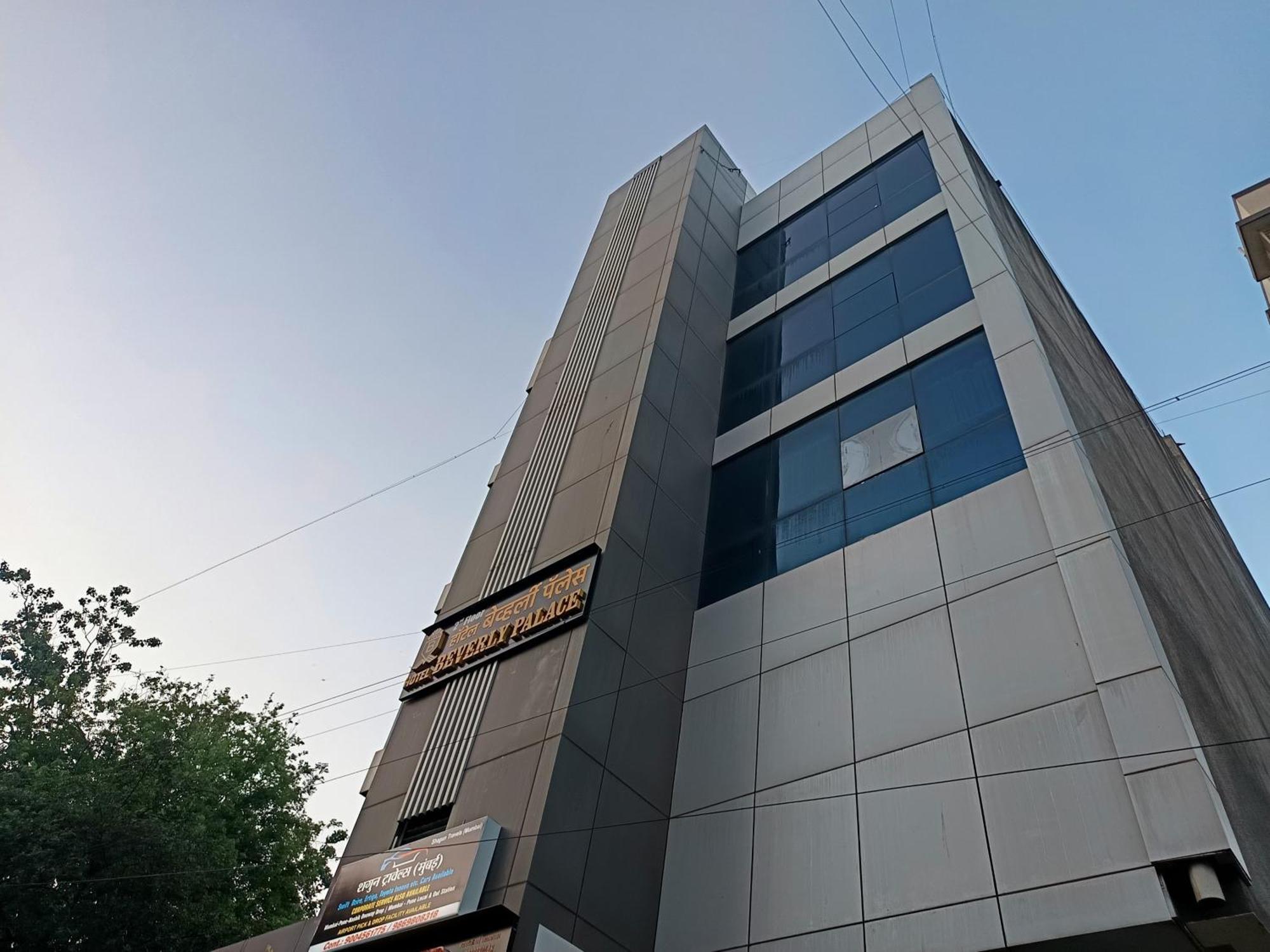 Hotel Beverly Palace Santacruz - Near Bkc - Mumbai Airport T1 Eksteriør billede