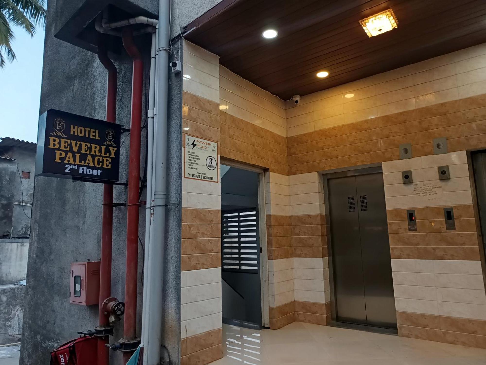 Hotel Beverly Palace Santacruz - Near Bkc - Mumbai Airport T1 Eksteriør billede